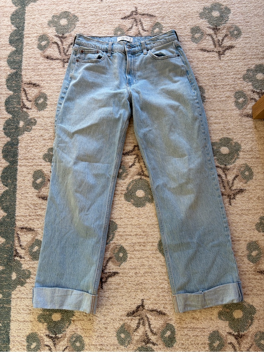 Abercrombie & Fitch Curve Love Low Rise Baggy Cuffed Jeans